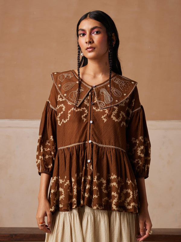 Tan Spiral Printed Mandarine Collar Pleated  Top